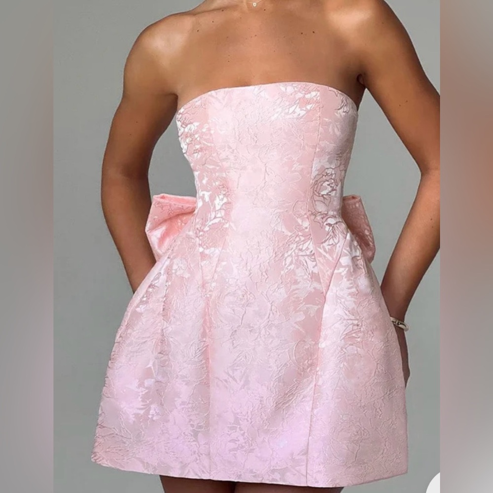 Elegant Strapless ELENORA MINI DRESS - BLUSH